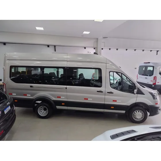 Ford (17 Lugares) Transit Minibus 5p Prata 0km