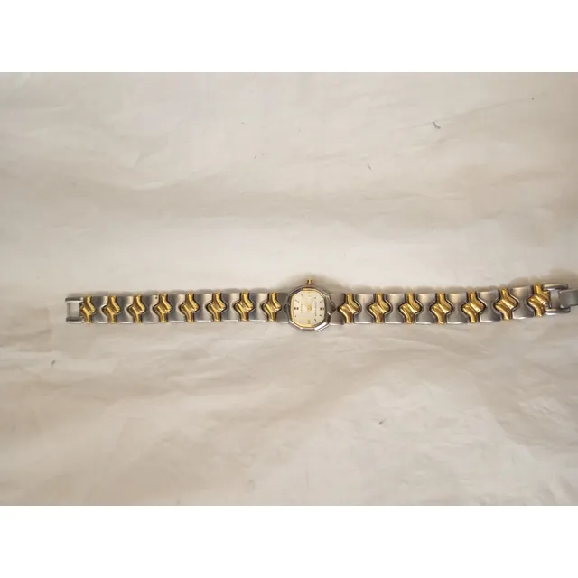 Reloj Dama Citizen  Quarz Modelo Schok Proop