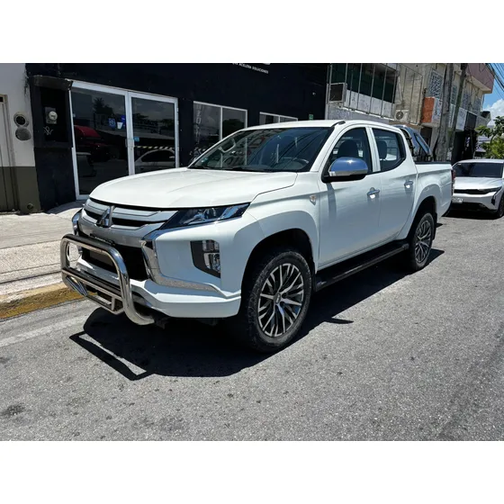 Mitsubishi L200 2.4 Cd Glx 4x2 Mt