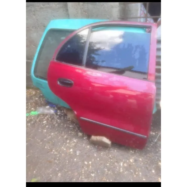 Puerta Trasera Derecha Hyundai Accent 4 Puertas