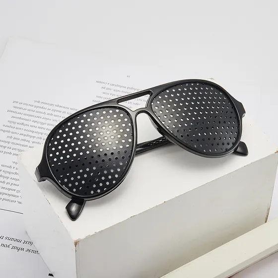 Gafas De Sol Con Decoración Estenopeica A La Moda Retro