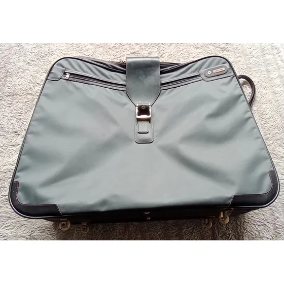 Maleta Samsonite Gris Modelo Clasico Rodachines