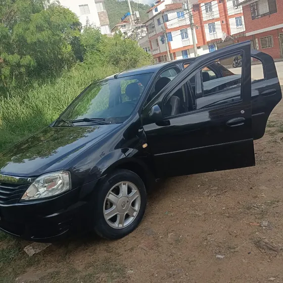 Renault Logan 2013 1.6 Expression