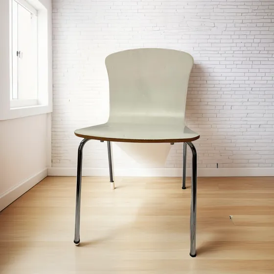 Silla Apilable Multilaminada Con Base Metalica Cromada 