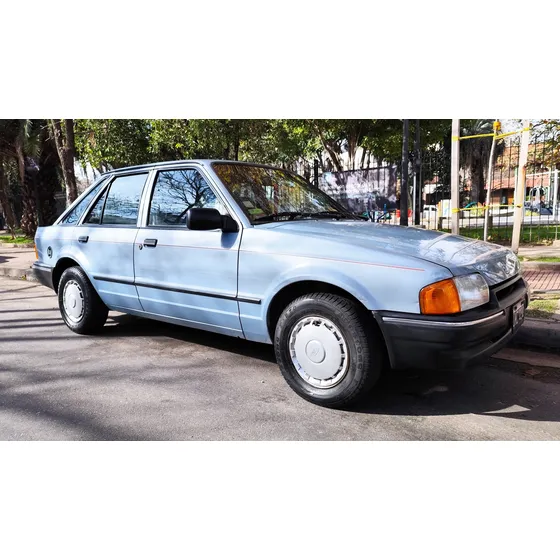 Ford Escort 1.6 Gl Aa