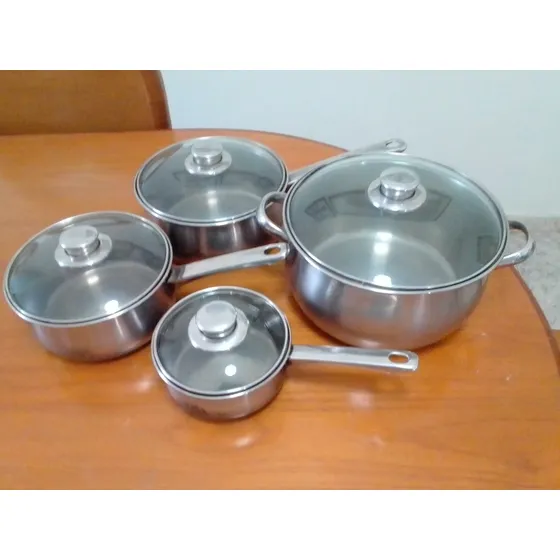 Ollas Juego De Cuatro En Acero 