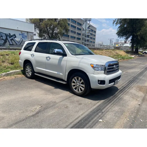 Toyota Sequoia 5.7 Platinum Mt