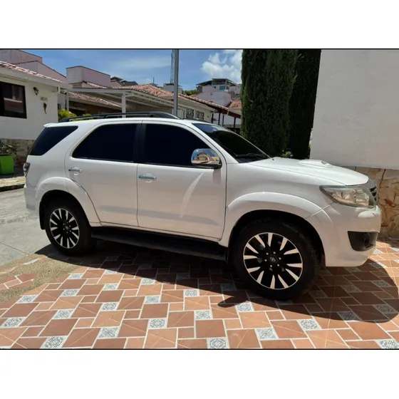Toyota Fortuner 3.0 Sr5
