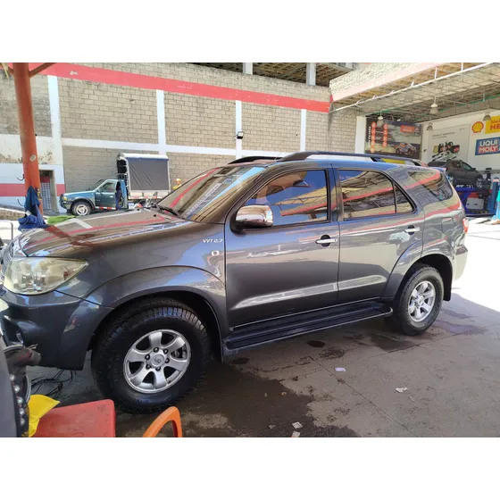 Toyota Fortuner 2.7l 4x4