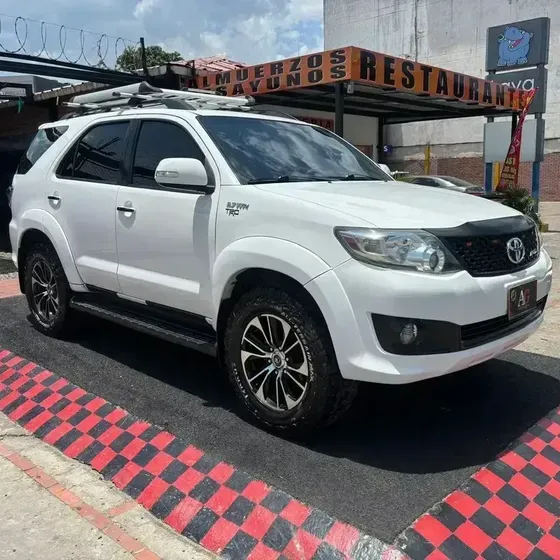 Toyota Fortuner 2015 Sr5 2.7 At 4x2