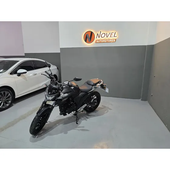 Yamaha Fz25 250, Financio, 1.500km