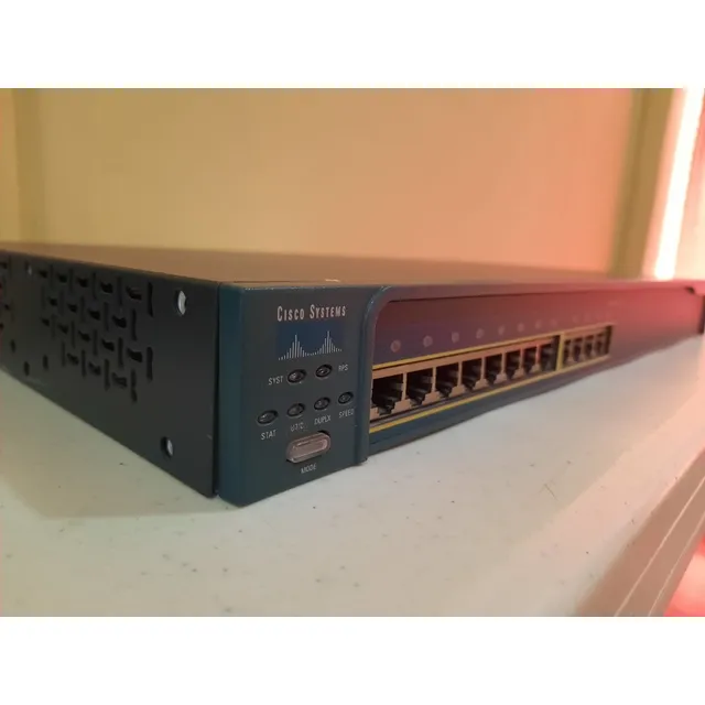 Cisco Catalyst 2950 12-port 10/100 Ethernet Switch