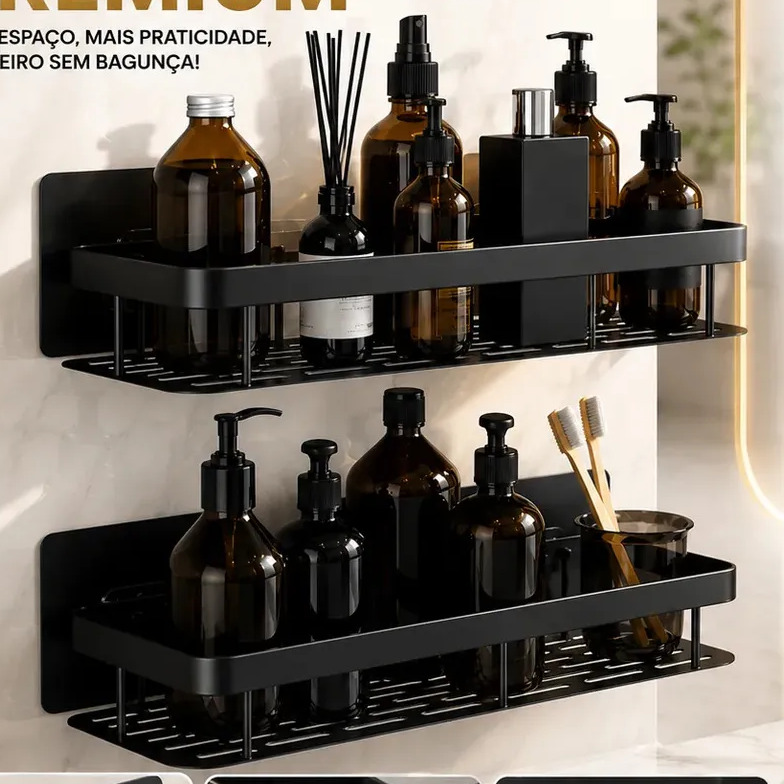 Kit com dois suportes organizadores de banheiro na cor preta, fixados em parede clara, contendo frascos de shampoo, sabonete líquido, difusor de varetas e escovas de dente.