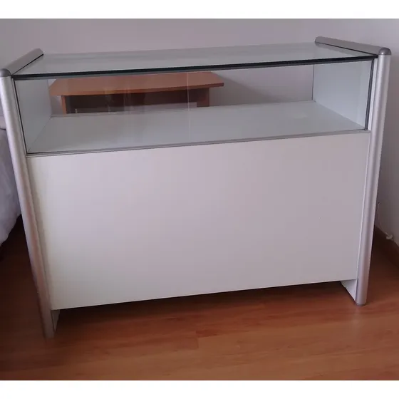 Vitrina Fab. Italiana Med 1.24 Largo-1 Alto-59cm Negociable