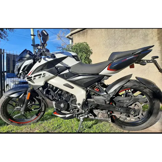 Rouser Ns 200