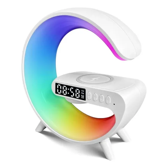 Lampara Veladora G Parlante Cargador Inalám. Luces Rgb 15cm Estructura Blanco Pantalla Negro