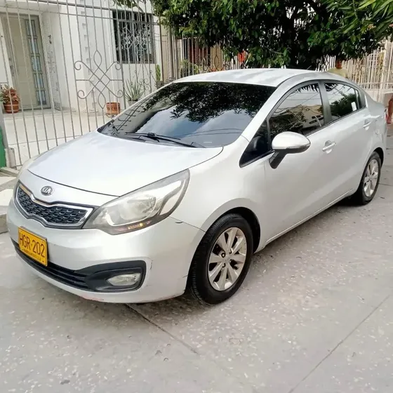Kia Rio Sedán 2014 1.2