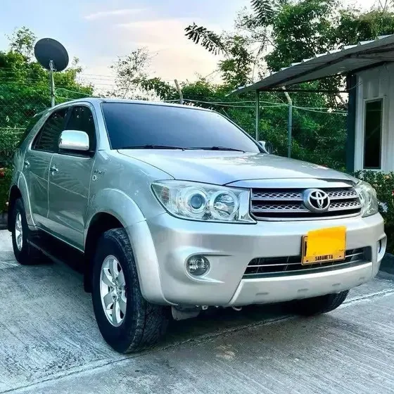 Toyota Fortuner 2010 2.7l 4x2