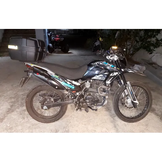 Italika Dm250x Negra, Topcase, Luces Auxiliares Extras