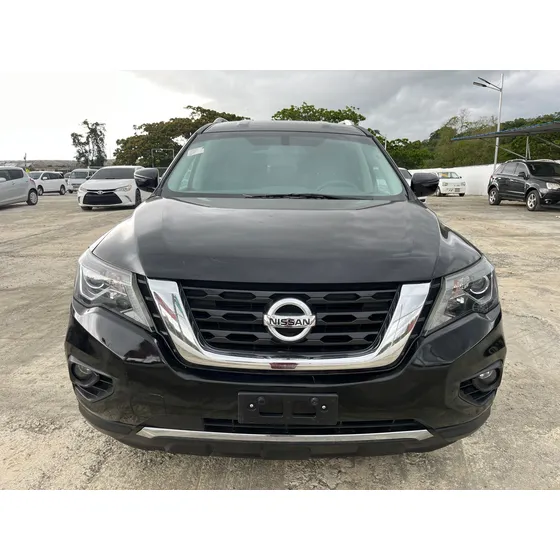 Nissan Pathfinder Americano