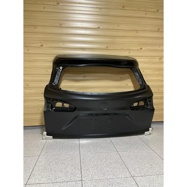 Compuerta Toyota Cross 20-24