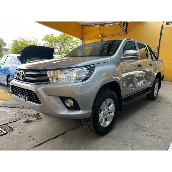 Toyota Hilux 2.7 Cabina Doble Sr Mt