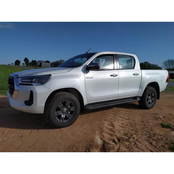 Toyota Hilux 2.7 D.cab. Srv 4x4