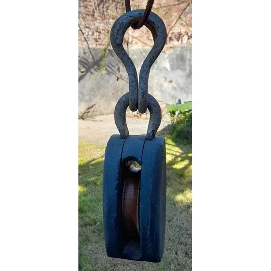 Antigua Polea De Madera
