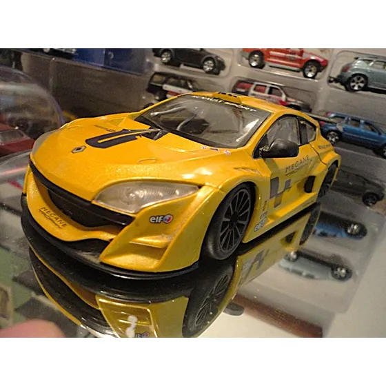 Renaul Megane Sport Trophy 2011 Escala 1/24.burago.impecable