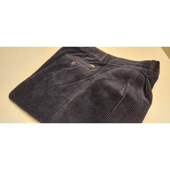 Pantalon Hombre Corderoy Pinzado