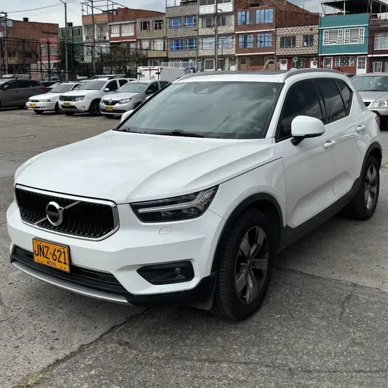 Volvo Xc40 2020 2.0 D4 Awd Momentum