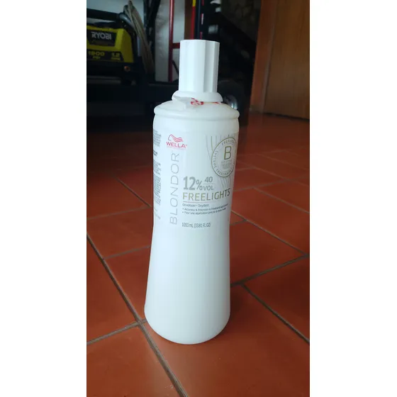 Emulsion Para El Pelo Volumen 40, Wella Importado, Nuevo