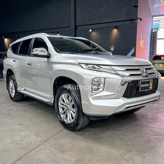 Mitsubishi Montero 2023 3.0 215 Hp 4x2