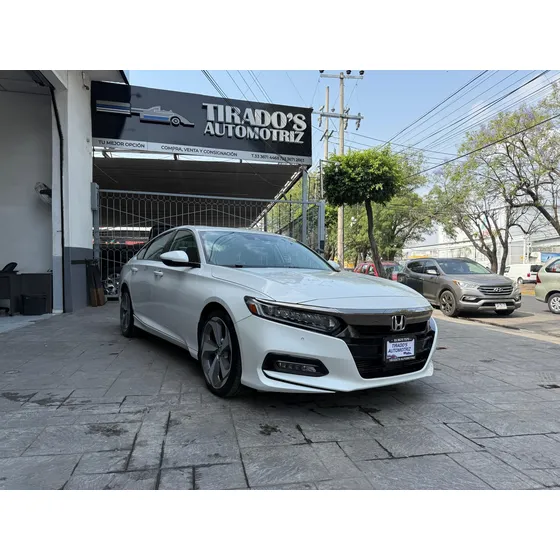 Honda Accord 2.0 Touring At