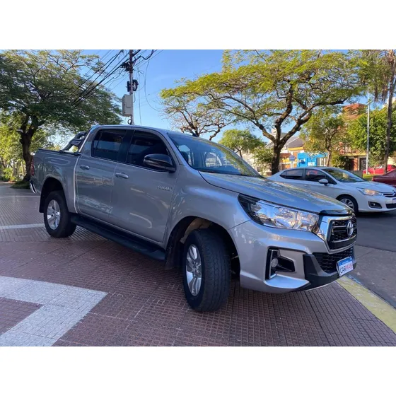 Toyota Hilux 2.4 Dc 4x2 Tdi Sr