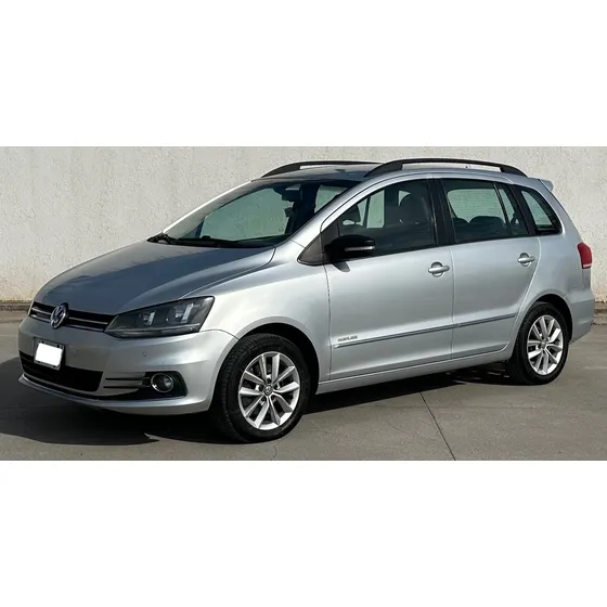 Volkswagen Suran 1.6 Highline 101cv