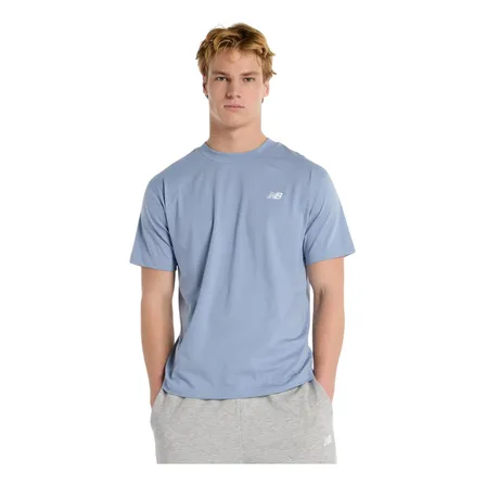 Polera Lifestyle Hombre New Balance Sport Essentials Celeste