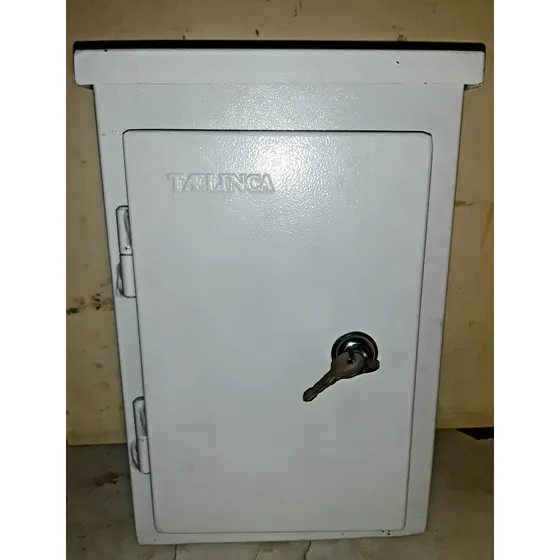Caja De Metal Electeica , 30x 20 X 18, Con Cerradura Y Llave