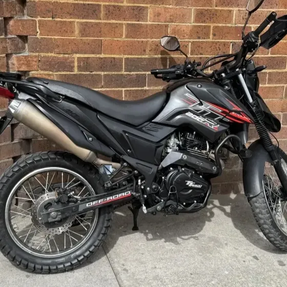 Moto Akt Ttr 200 2024 Excelente Estado Lista Para Rodar
