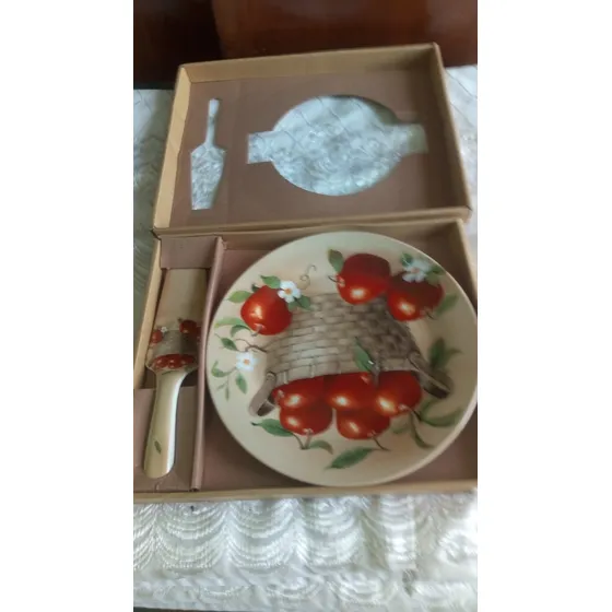 Plato Y Paleta Para Tortas Con Diseño Manzanas 