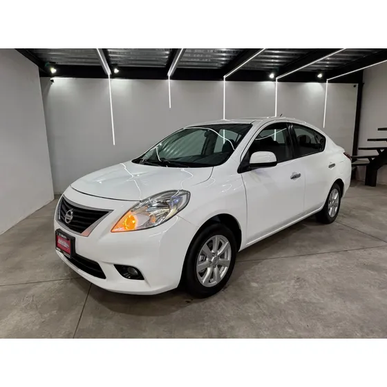 Nissan Versa 1.6 Advance 5vel Mt
