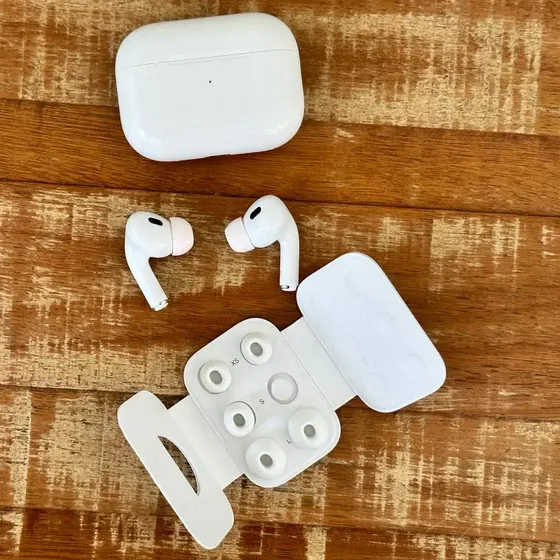Apple AirPods Pro 2 Cancelamento Ruído