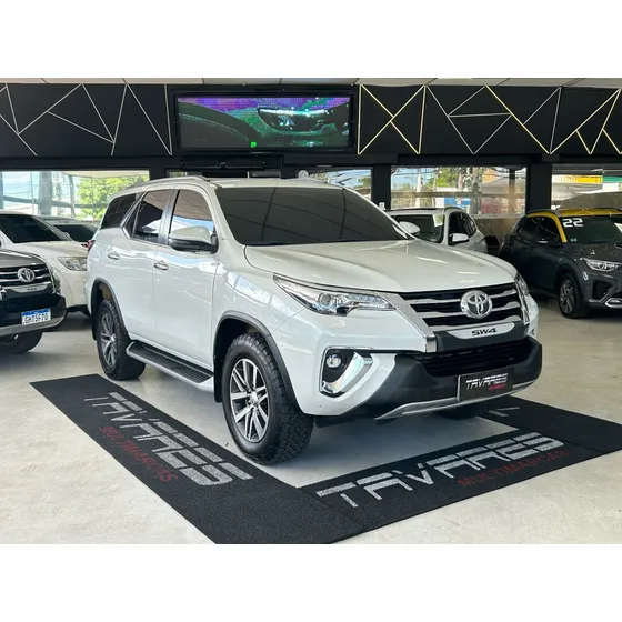 Toyota Hilux Sw4 2.8 Srx 4x4 7 Lugares 16v Turbo Intercooler Diesel 4p Automático