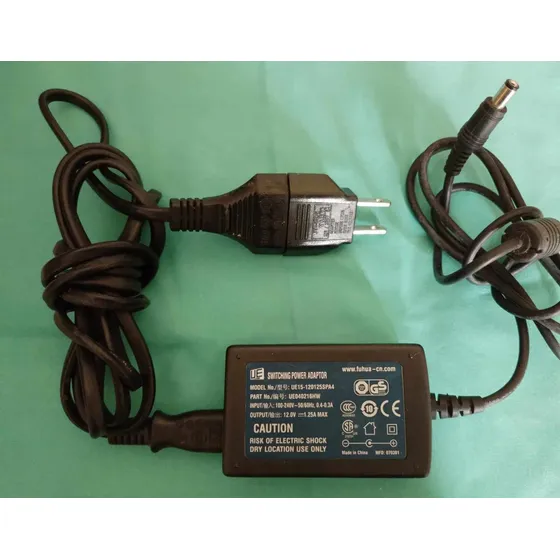 Adaptador Fuente De Alimentación  12volt /1,25 A. Usado