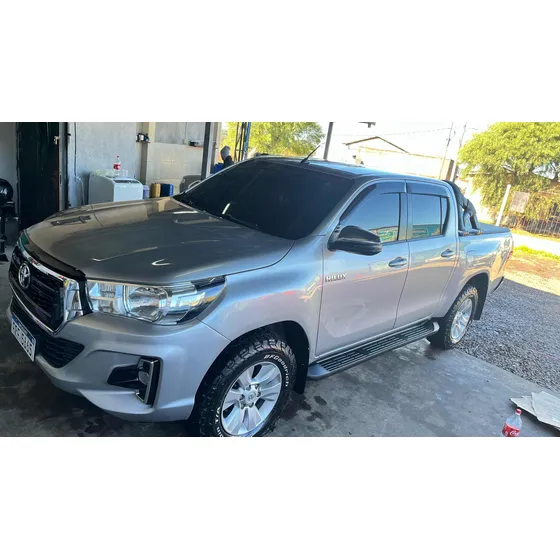 Toyota Hilux 2.4 D.cab. T.dsl Sr 4x4