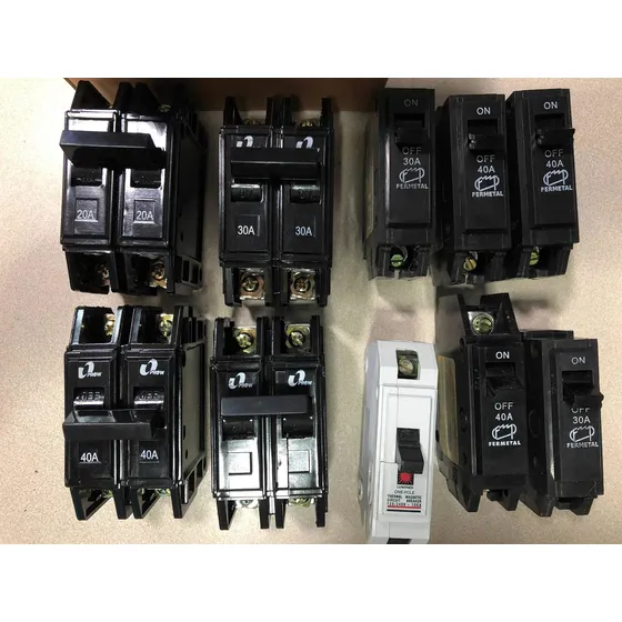 Breaker Superficial 2x30/ 2x20/ 2x40 Thqc