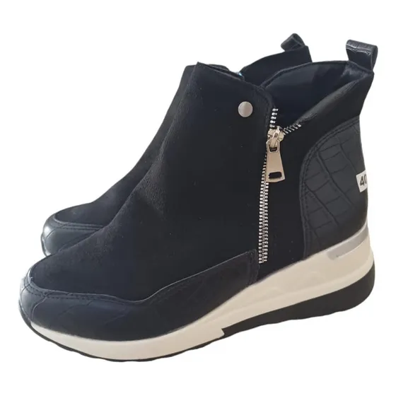 Botas De Tacon Corrido, Con Planta Blanca 