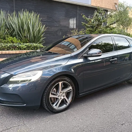 Volvo V40 2019 1.5 T3 Drive-e Sport
