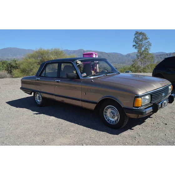 Ford Falcon Ghia 3.6 Automático