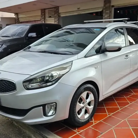 Kia Carens 2015 2.0 Suv Ex
